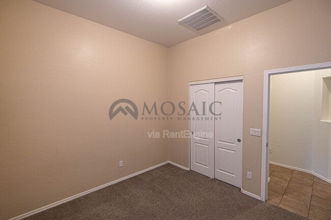 Building Photo - 21316 E Via Del Rancho Rd