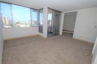Building Photo - AVAILABLE NOW! 2 BED 1 BATH 1 COVERED PARK...