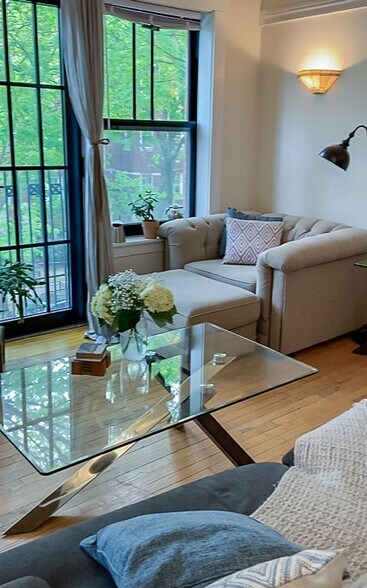 Building Photo - 643 W Arlington Pl