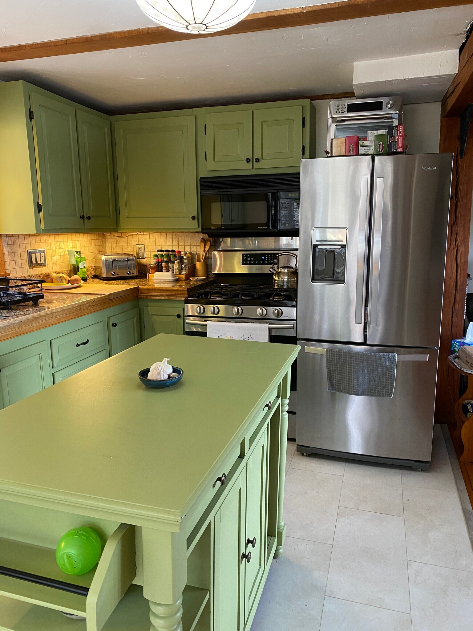 Building Photo - 326 Reservoir Dr