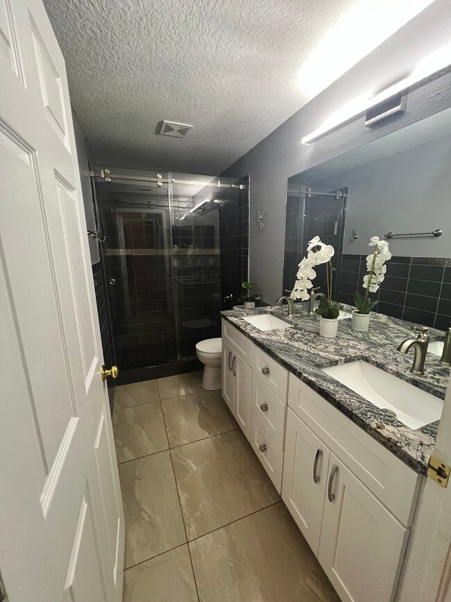 Building Photo - 1420 Alexander Way