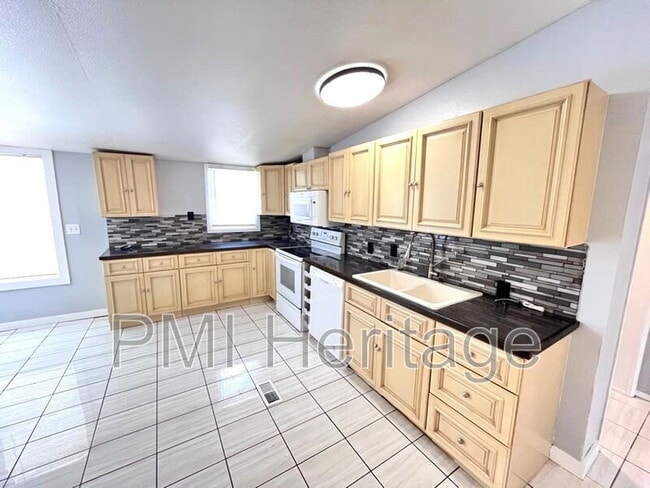 Building Photo - 12651 Scenic Dr