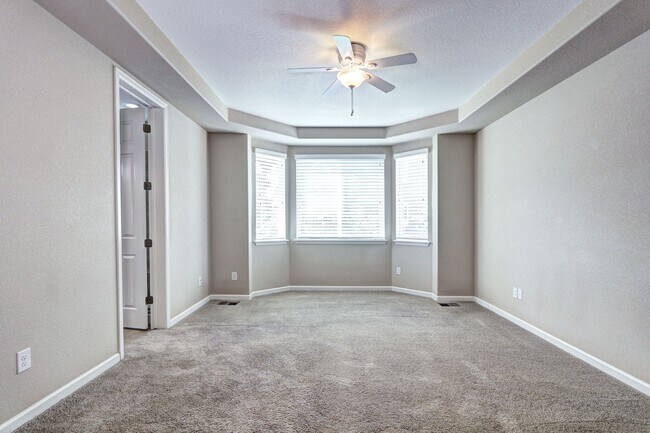 Building Photo - Location! Villages at Castle Rock 3bed/2.5...