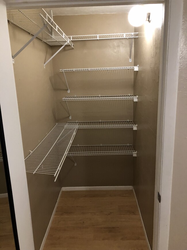 Spacious walk in closets - 4000 SW 23rd St