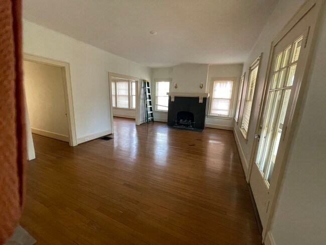 Building Photo - 227 Sycamore Rd