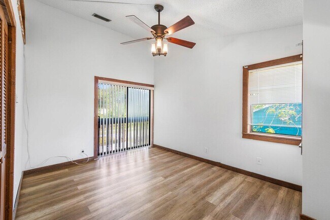 Building Photo - 3015 Florida Blvd