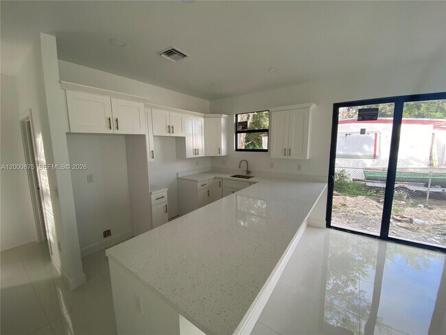 Building Photo - 1851 Wilmington St