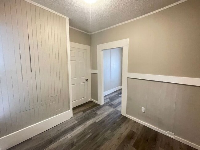 Building Photo - 325 Amherst St