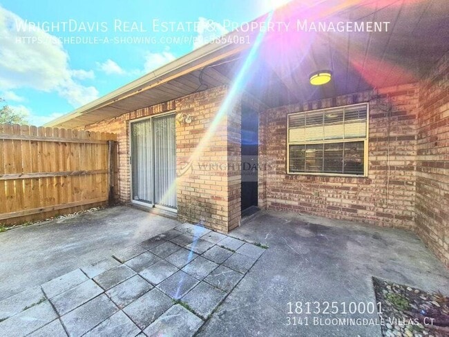 Building Photo - 3141 Bloomingdale Villas Ct