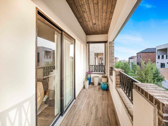 Building Photo - 210 Veracruz Dr