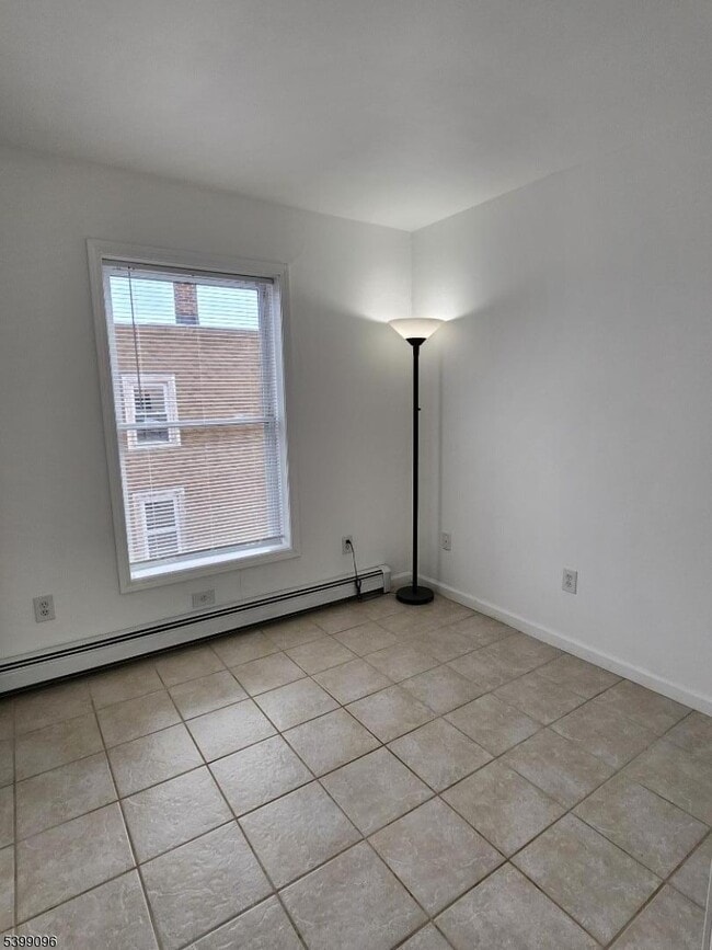 Building Photo - 83 Wayne Ave