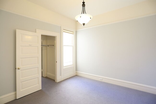 Building Photo - 14 Whitney St