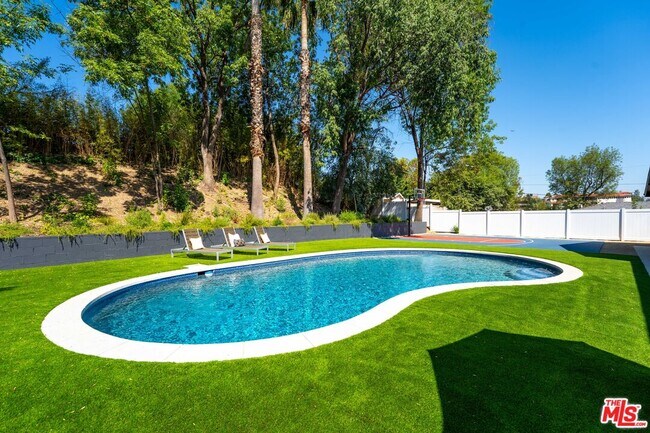 Building Photo - 20215 Lorenzana Dr