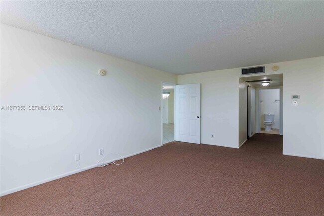 Building Photo - 6770 Indian Creek Dr