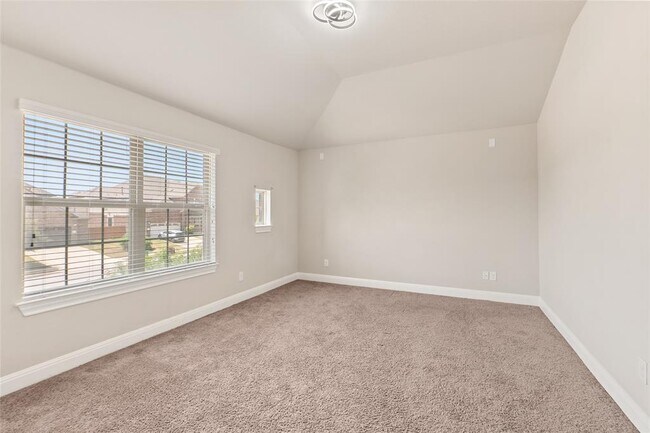 Building Photo - 2260 Hat Bender Lp