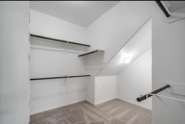 Building Photo - 17542 Holroyd Rd