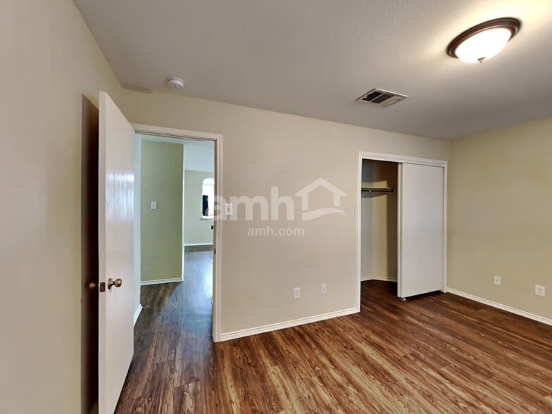 Building Photo - 1227 Deerhound Pl