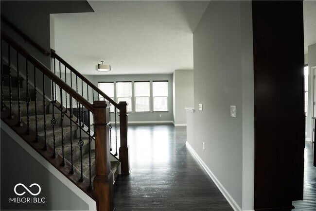 Building Photo - 15665 Eastpark Dr