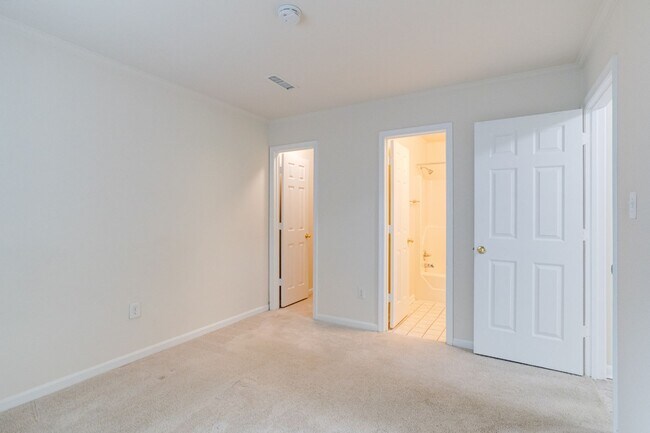 Building Photo - Crofton Condo For Rent