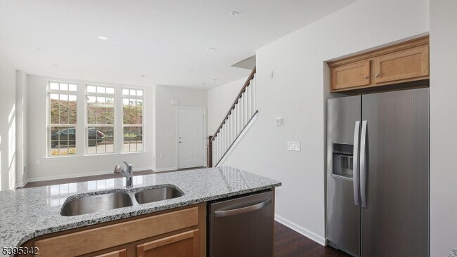 Building Photo - 95 Robeson St