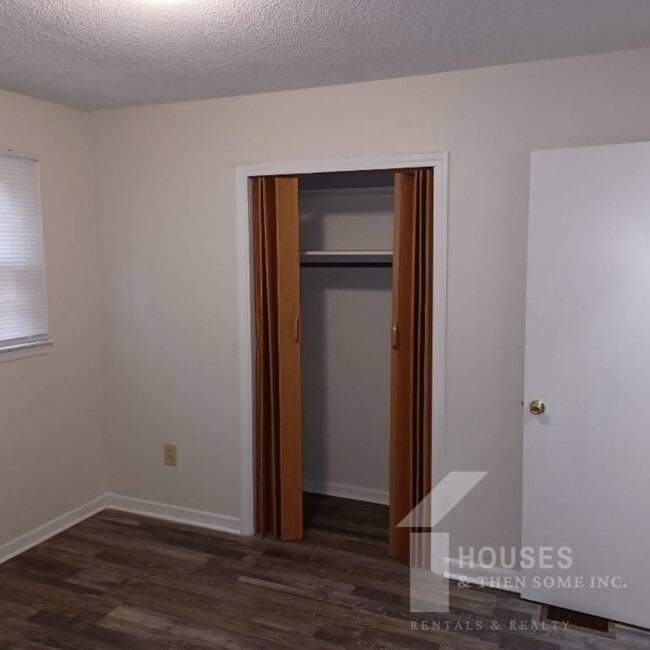 Building Photo - 1321 New Cut Rd