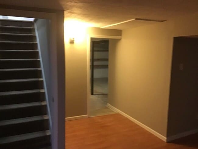 Building Photo - April Move-Ins – Reserve Now! 3 bed, 2 bath