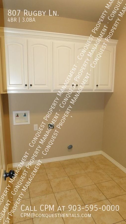 Building Photo - 807 Rugby Ln