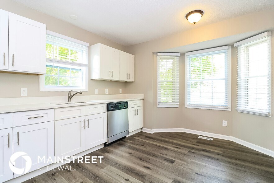 Building Photo - 629 Bullhart Dr