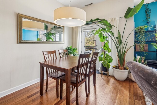 Building Photo - 3741 N Wolcott Ave