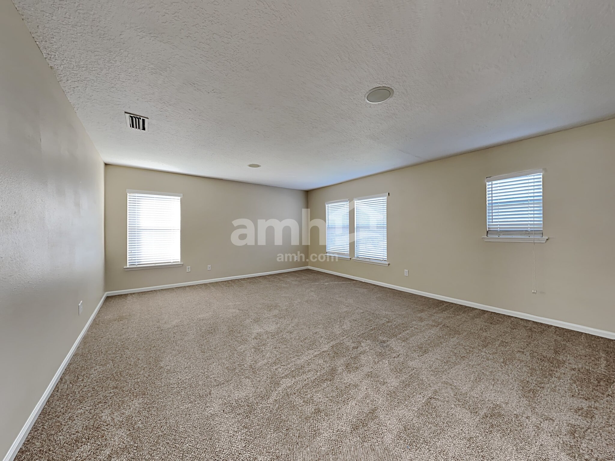 Building Photo - 2425 Adams Lake Blvd