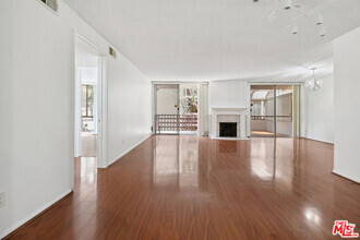 Building Photo - 6515 Green Valley Cir