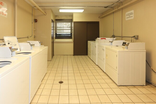 Building Photo - 3162 N Cambridge Ave