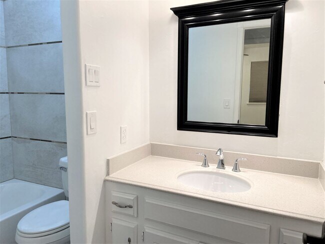 Building Photo - Spacious 3-Bedroom Home with Modern Amenit...