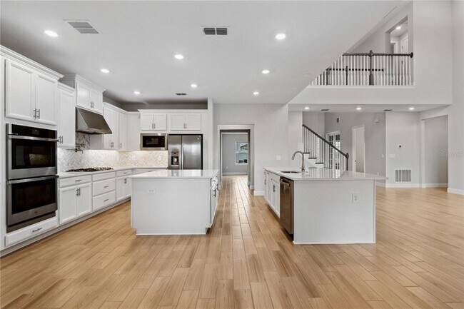 Building Photo - 512 Bellflower Way