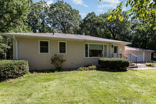Building Photo - 4 Bed | 2 bath House in Andover School Dis...