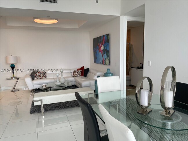 Building Photo - 15811 Collins Ave