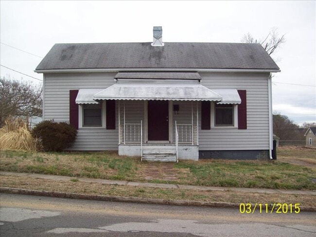 Primary Photo - 61 Glen Oak Dr
