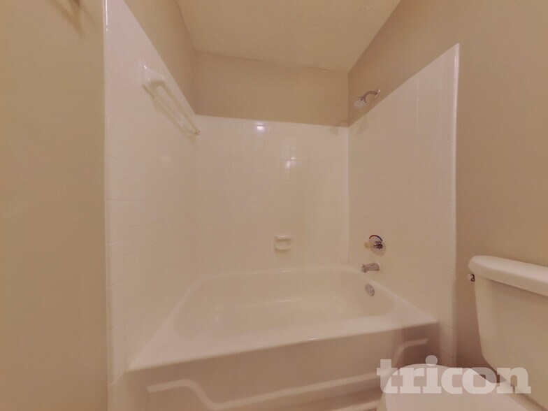 Building Photo - 6907 Tartan Ct