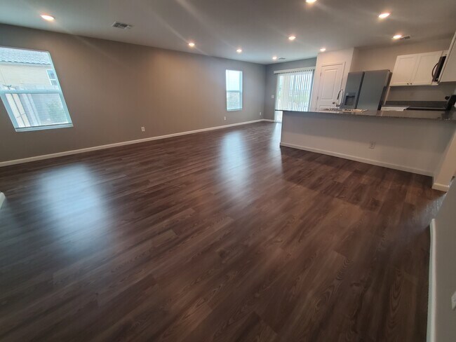 Building Photo - 1920 Broken Arrow Dr