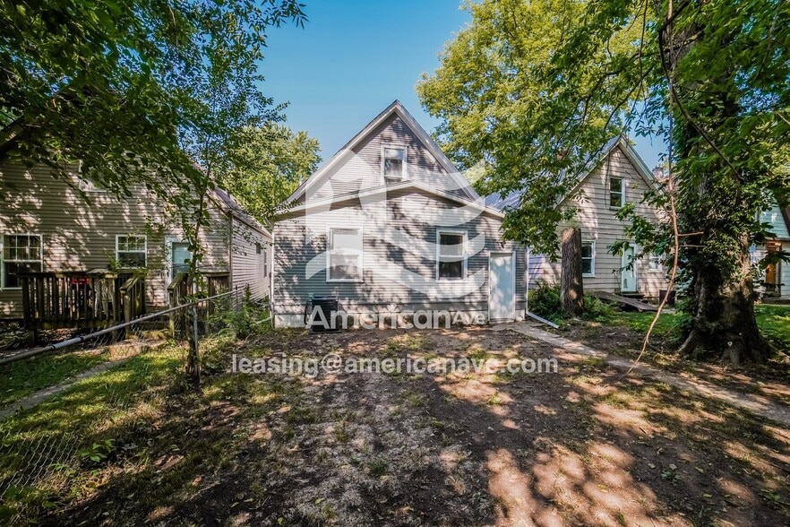 Building Photo - 1706 N Machin Ave