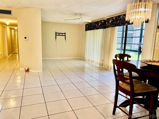 Building Photo - 9718 S Belfort Cir
