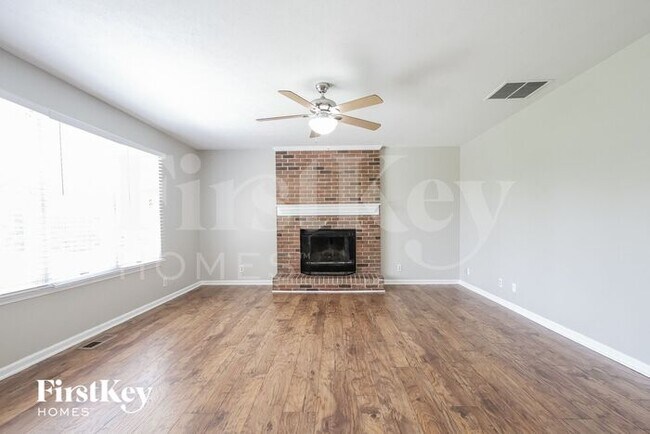 Building Photo - 10705 Creekside Woods Dr