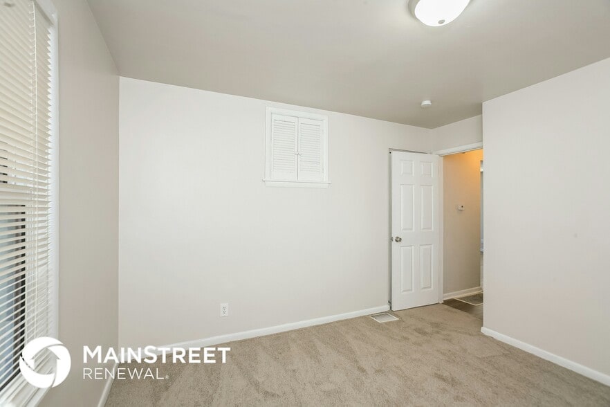 Building Photo - 5225 E 20th Pl