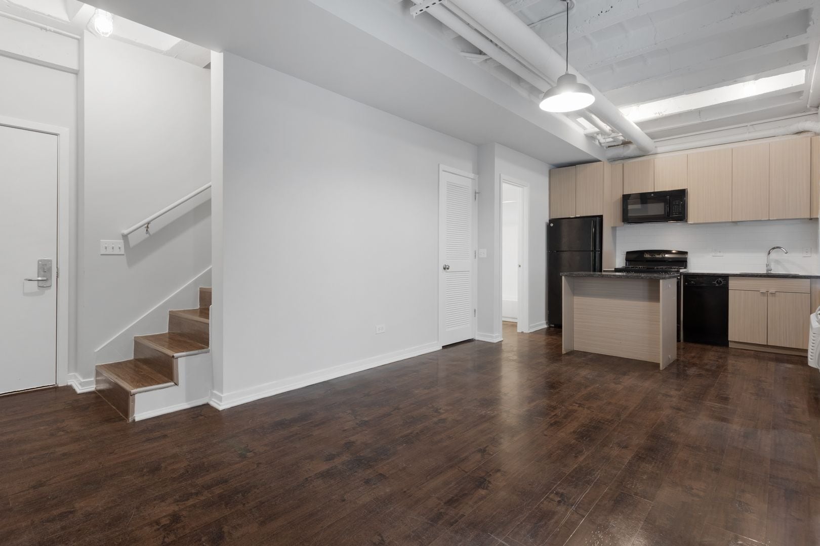 Building Photo - 5722 N Winthrop Ave