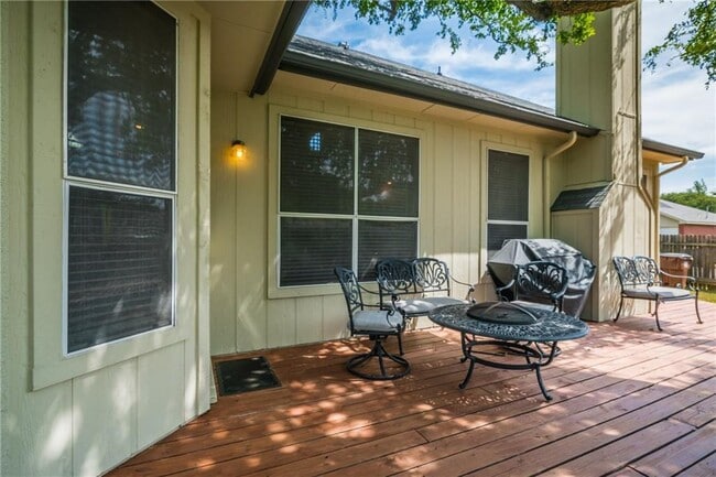 Building Photo - 15713 Monona Cove