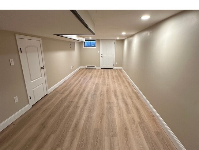 Building Photo - 359 Mansfield St