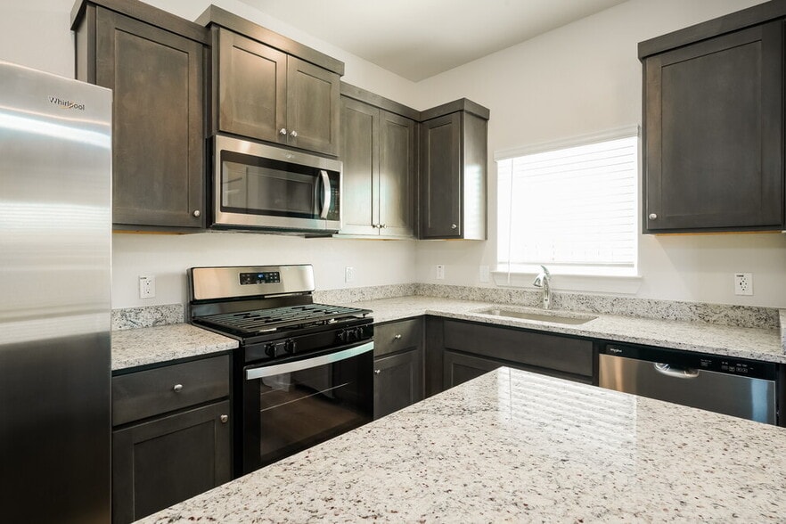 Building Photo - 1536 Harvester Dr