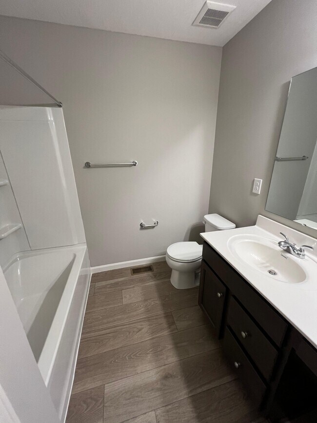 Building Photo - 6976 Briarcliff Ct
