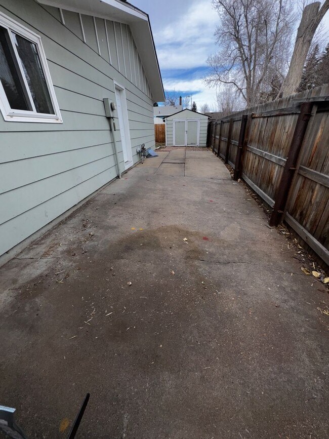 Building Photo - Clean 5 Bedroom Ranch in NW Fort Collins