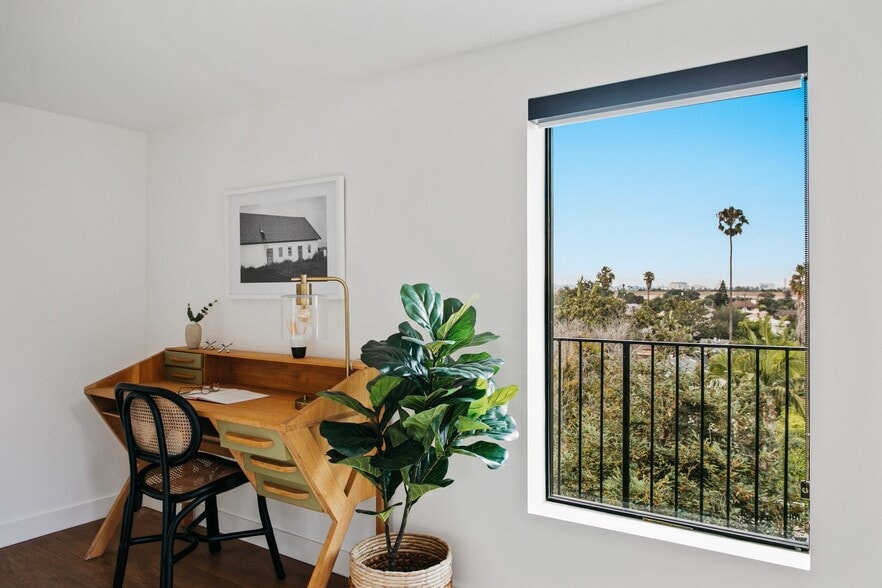 Interior Photo - 4505 S Slauson Ave